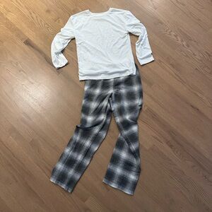 Cozy White and Plaid Kids Pajamas NWOT SIZE 14